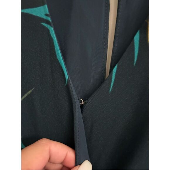 NWT ASTR the Label dark green floral dress asymmetrical size M - Picture 8 of 12